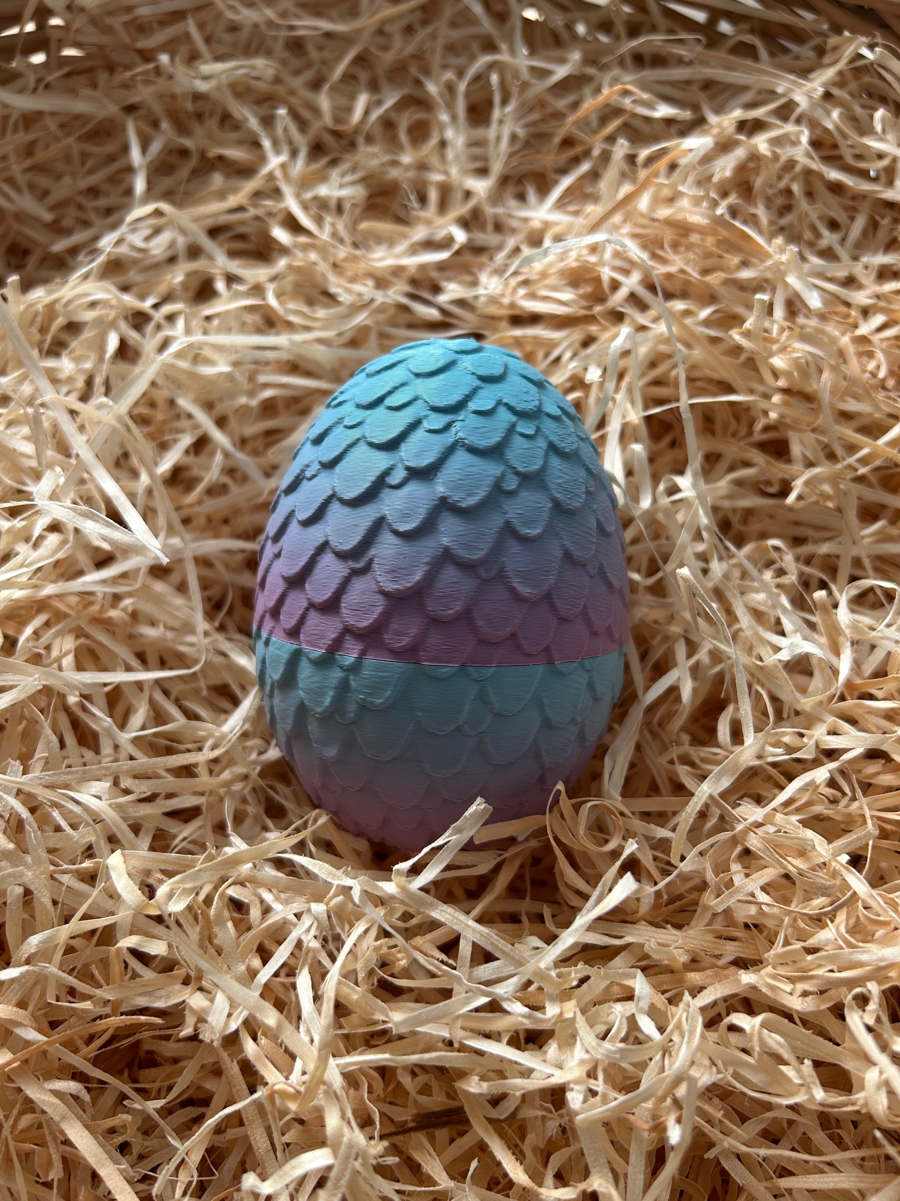 Oeuf bleu dégradé mauve